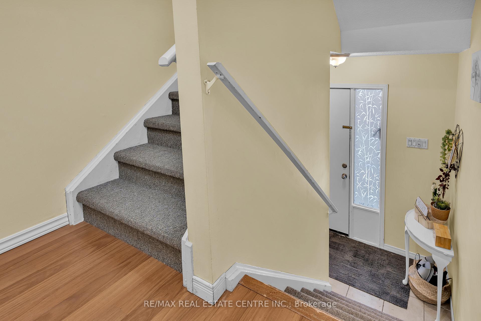 Photo 3 of Unit 44, 46 Cedarwoods Crescent, Kitchener, Vanier - Kitchener — HOMEH