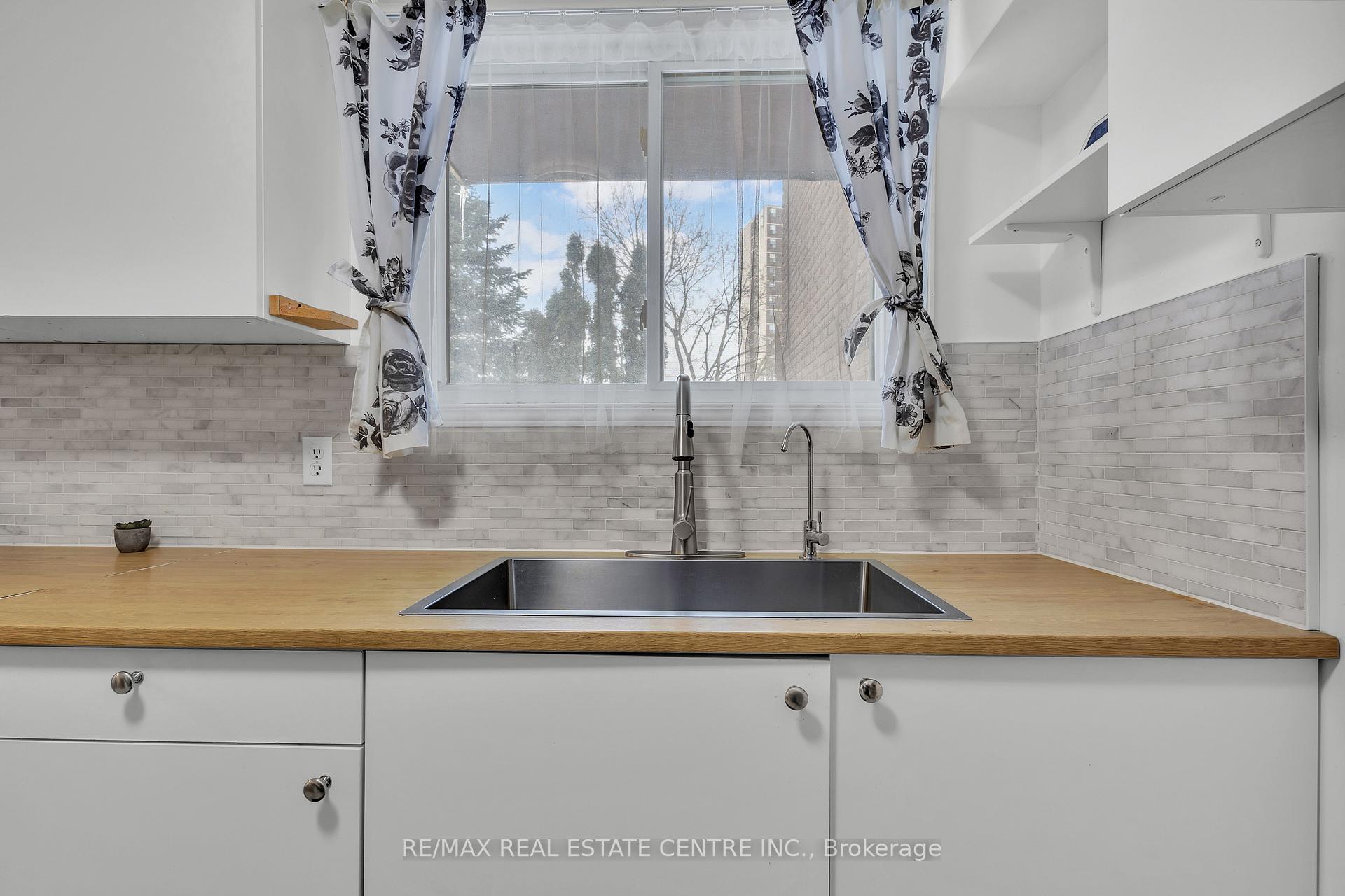 Photo 13 of Unit 44, 46 Cedarwoods Crescent, Kitchener, Vanier - Kitchener — HOMEH