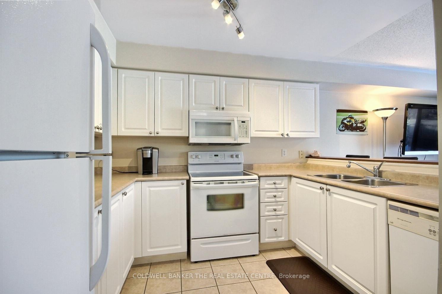 Photo 3 of Unit 34, 430 Mapleview Drive E, Barrie, Painswick South — HOMEH