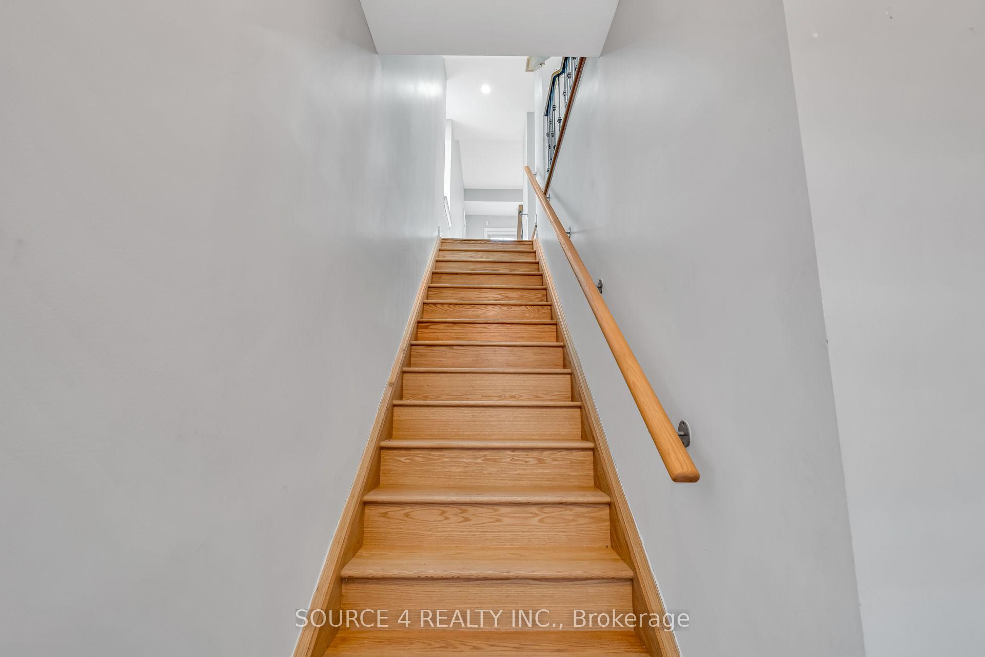 Photo 3 of Unit 107, 2563 Larida Path, Oshawa, Windfields — HOMEH