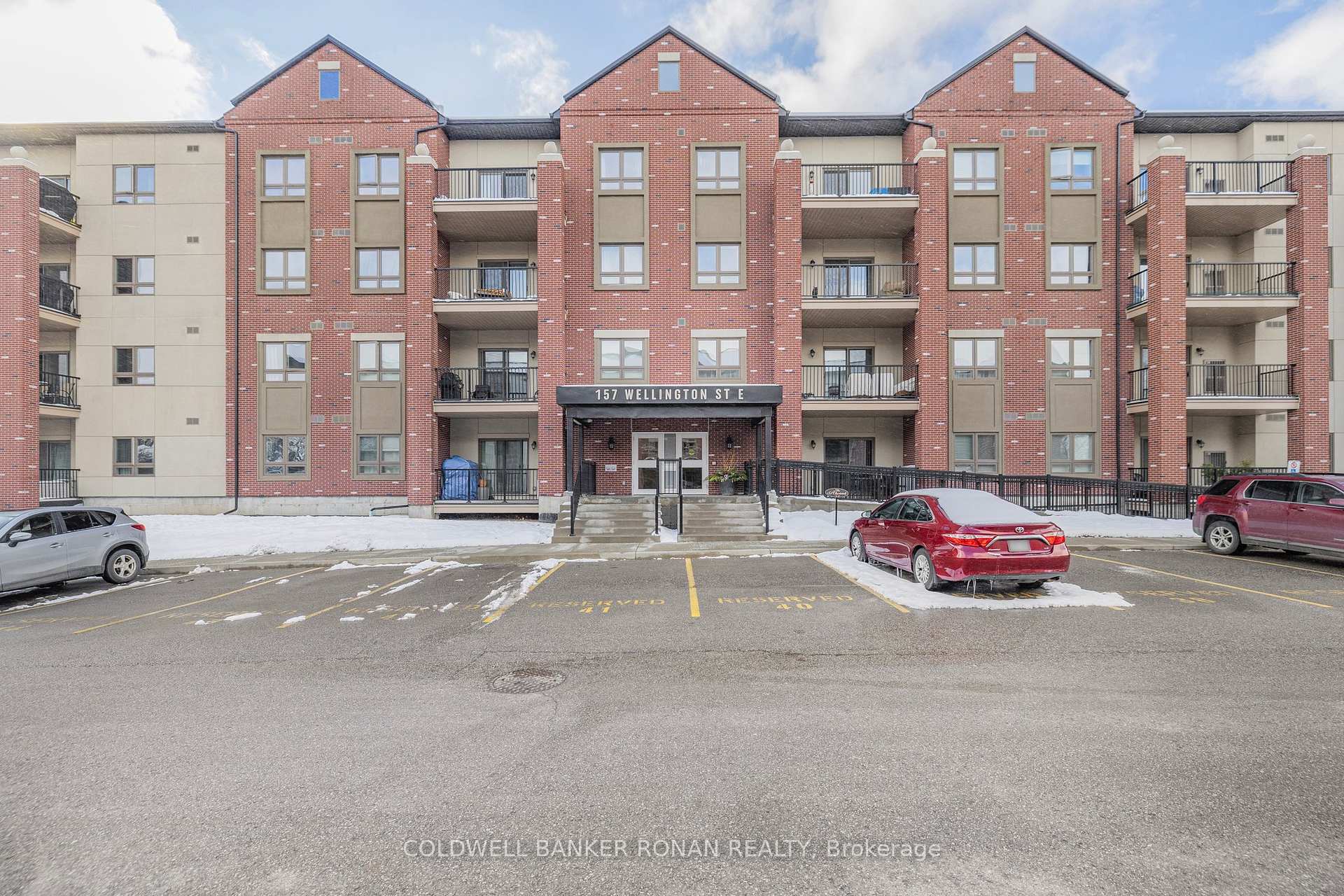Photo 8 of Unit 405, 157 Wellington Street E, New Tecumseth, Alliston — HOMEH