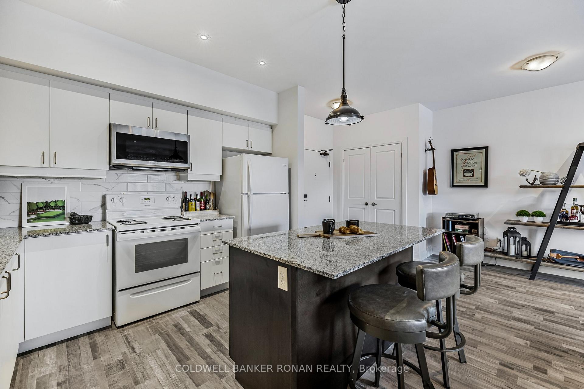 Photo 4 of Unit 405, 157 Wellington Street E, New Tecumseth, Alliston — HOMEH