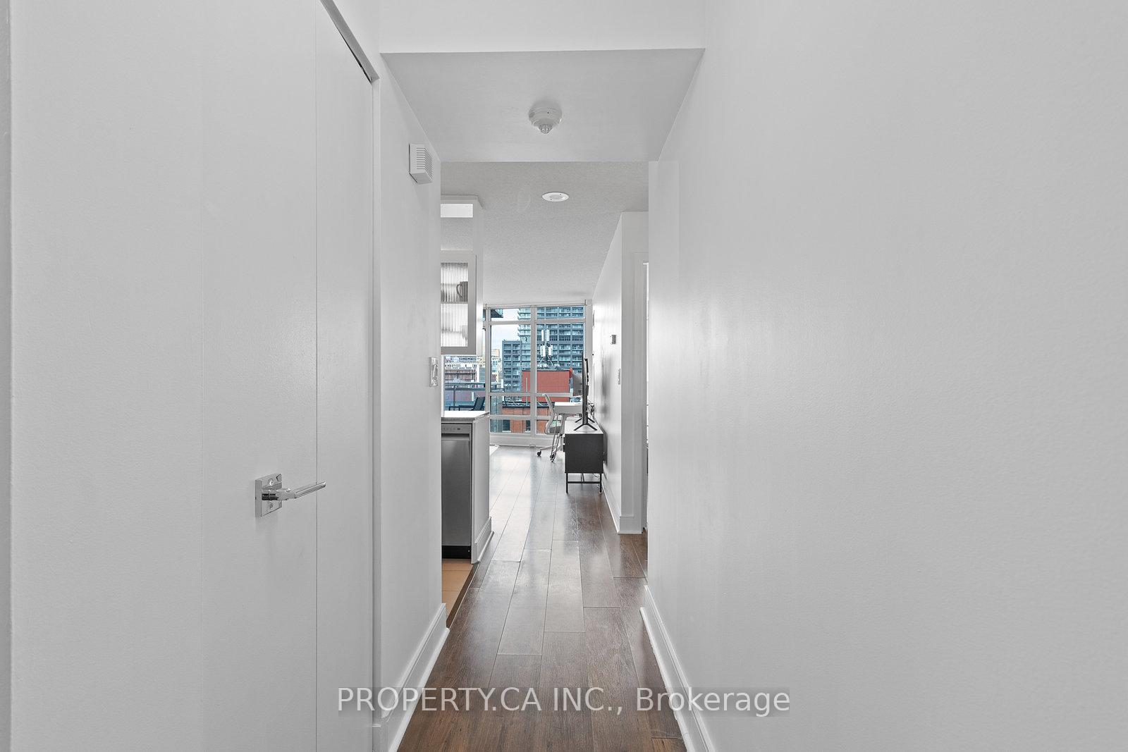 Photo 3 of Unit 1108, 397 Front Street, Toronto, Waterfront Communities — HOMEH