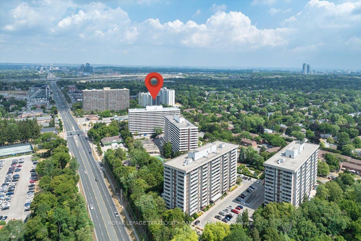 Photo 7 of Unit 909, 8111 Yonge Street, Markham, Royal Orchard — HOMEH