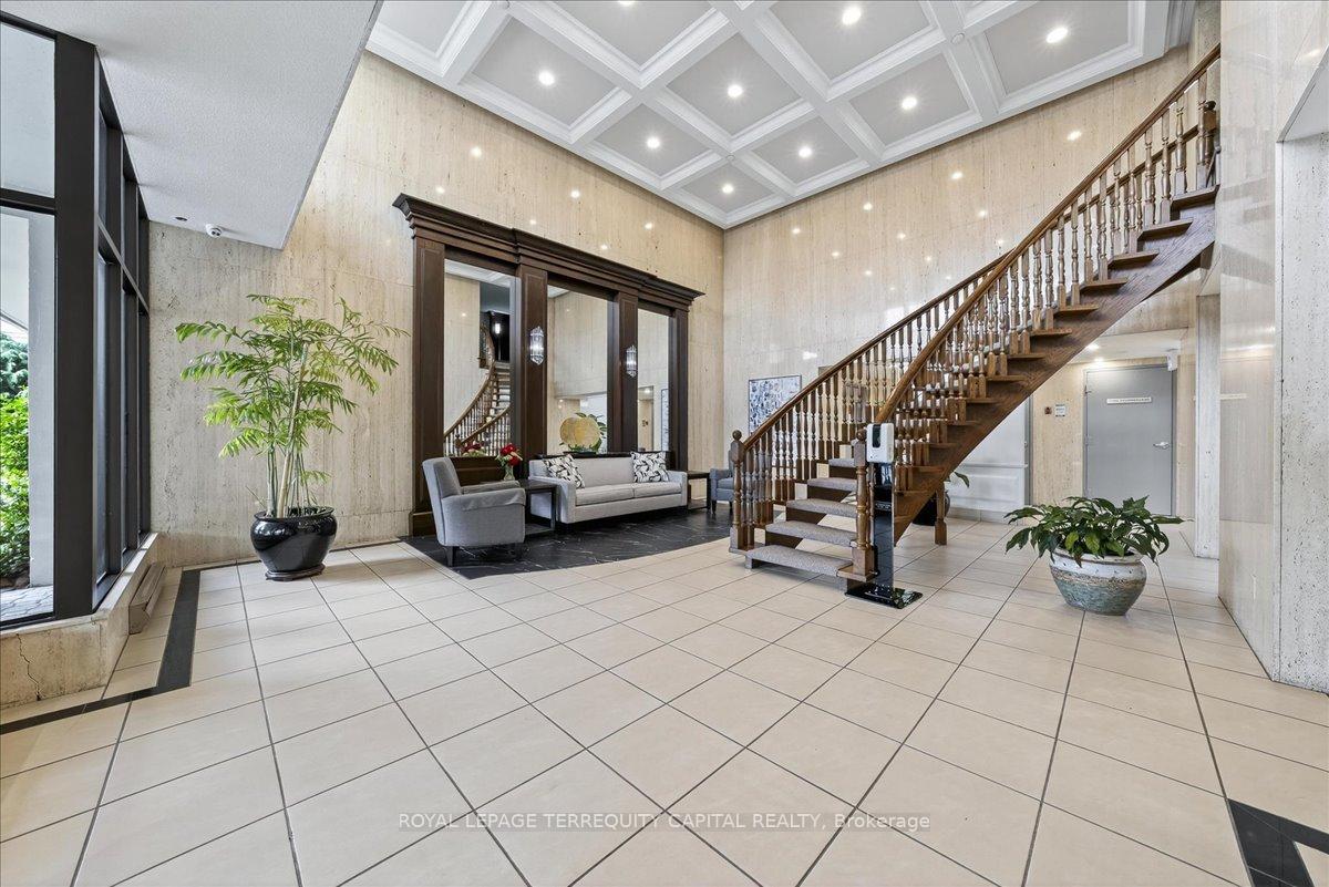 Photo 6 of Unit 909, 8111 Yonge Street, Markham, Royal Orchard — HOMEH