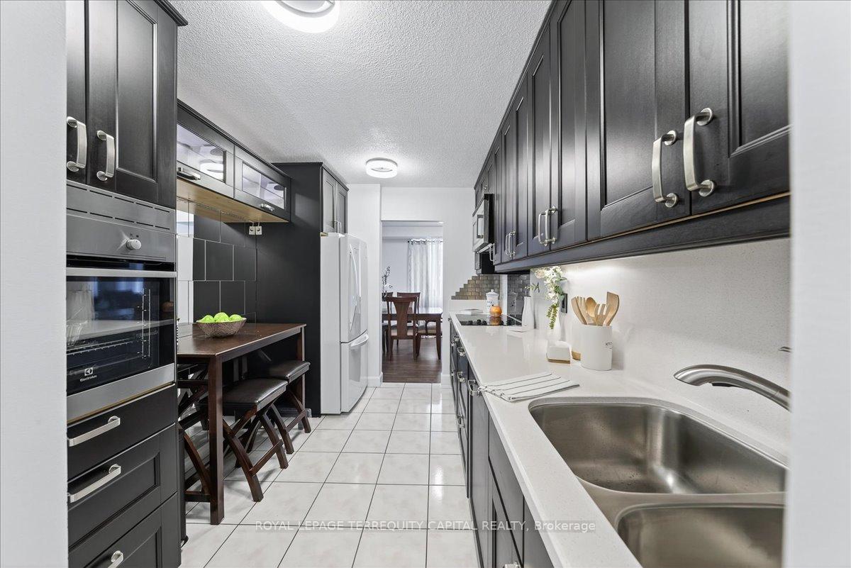 Photo 12 of Unit 909, 8111 Yonge Street, Markham, Royal Orchard — HOMEH