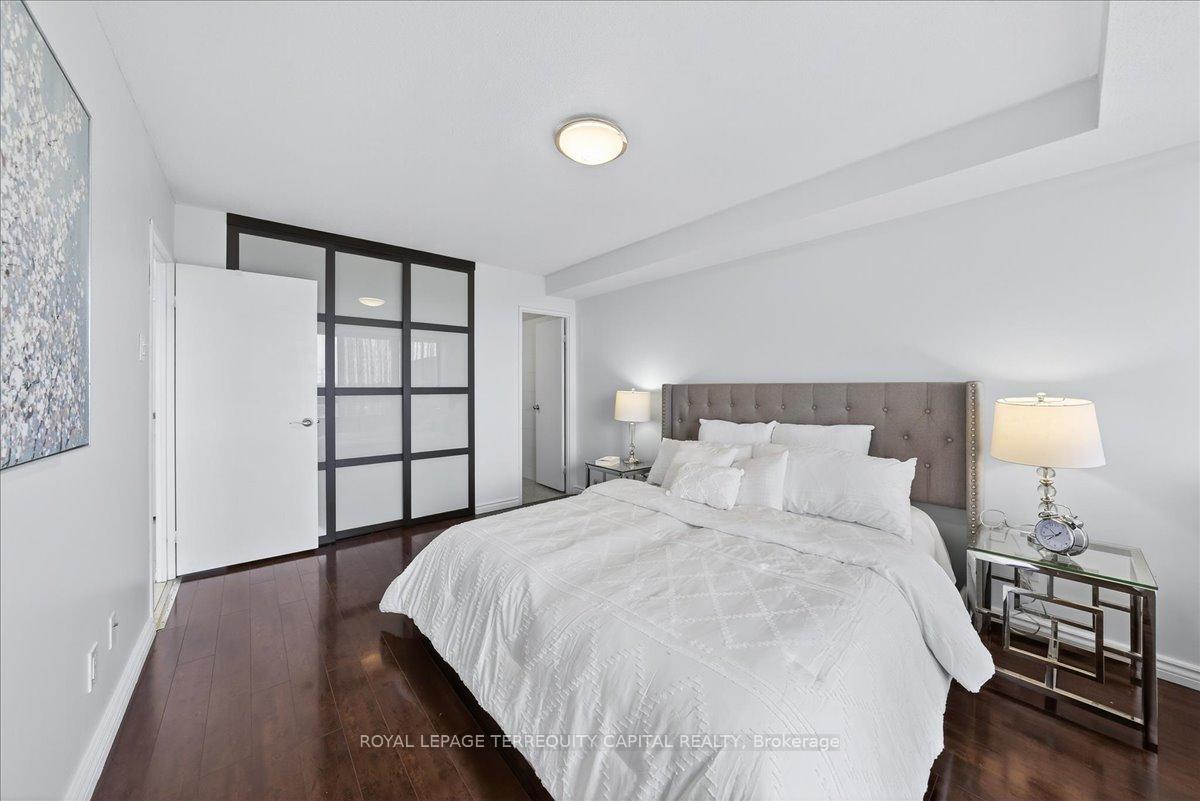 Photo 16 of Unit 909, 8111 Yonge Street, Markham, Royal Orchard — HOMEH