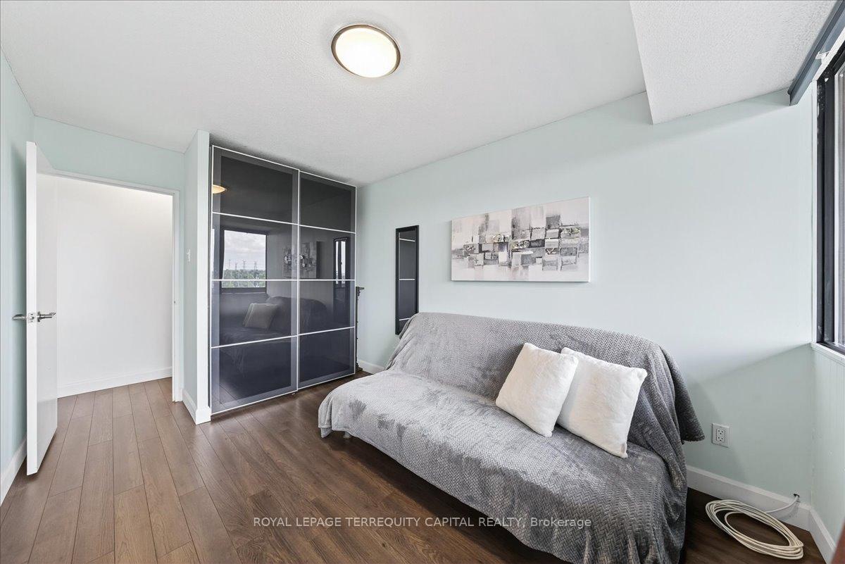 Photo 23 of Unit 909, 8111 Yonge Street, Markham, Royal Orchard — HOMEH