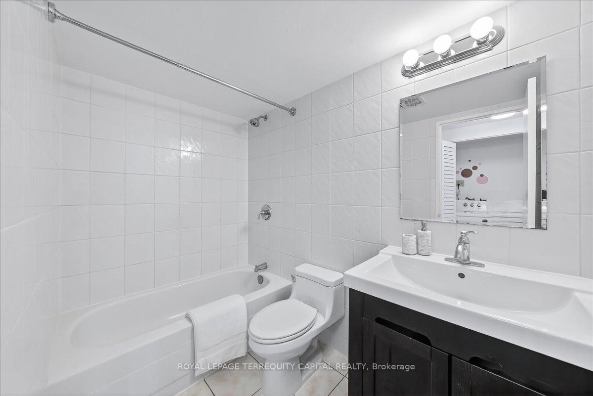 Photo 20 of Unit 909, 8111 Yonge Street, Markham, Royal Orchard — HOMEH