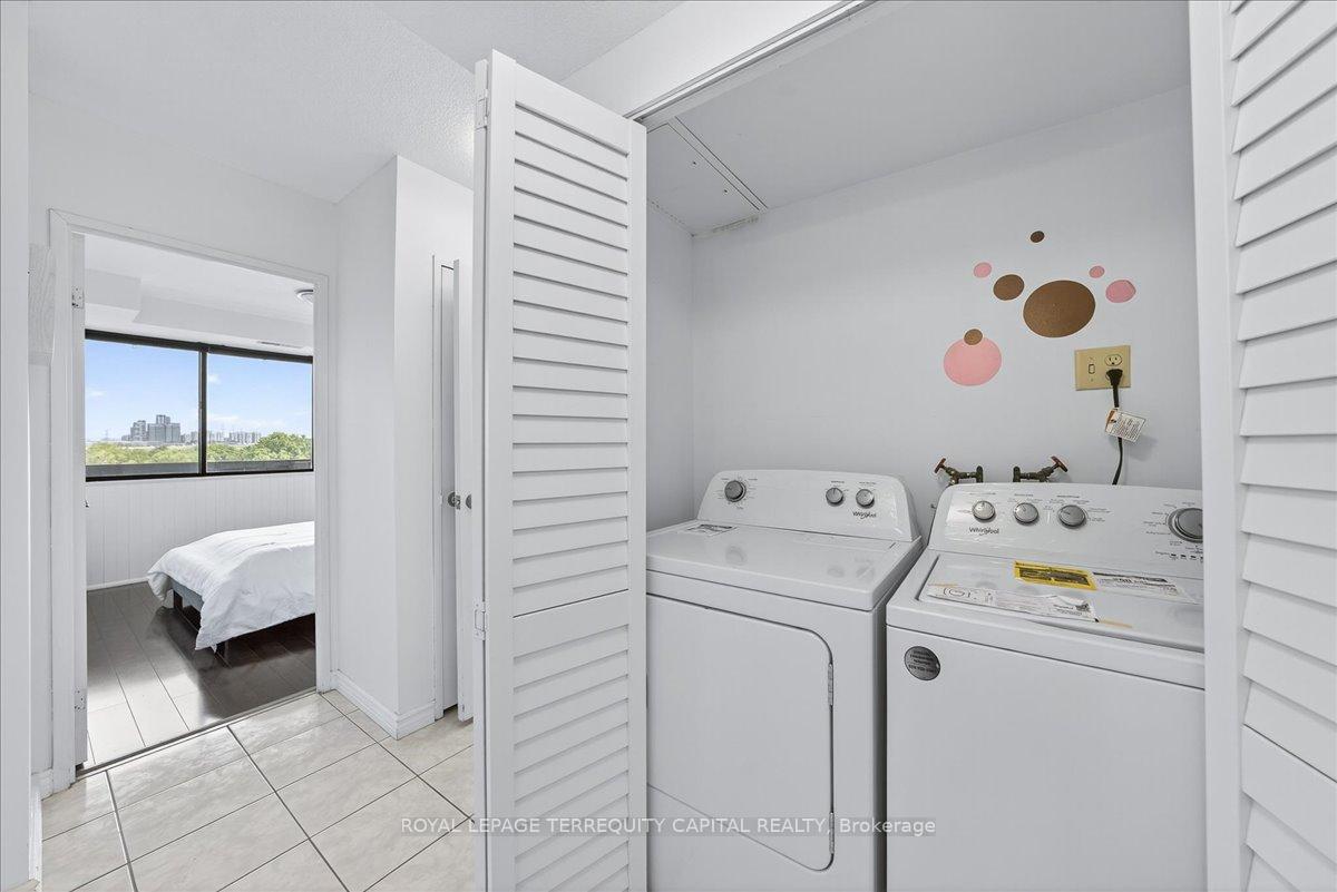 Photo 19 of Unit 909, 8111 Yonge Street, Markham, Royal Orchard — HOMEH