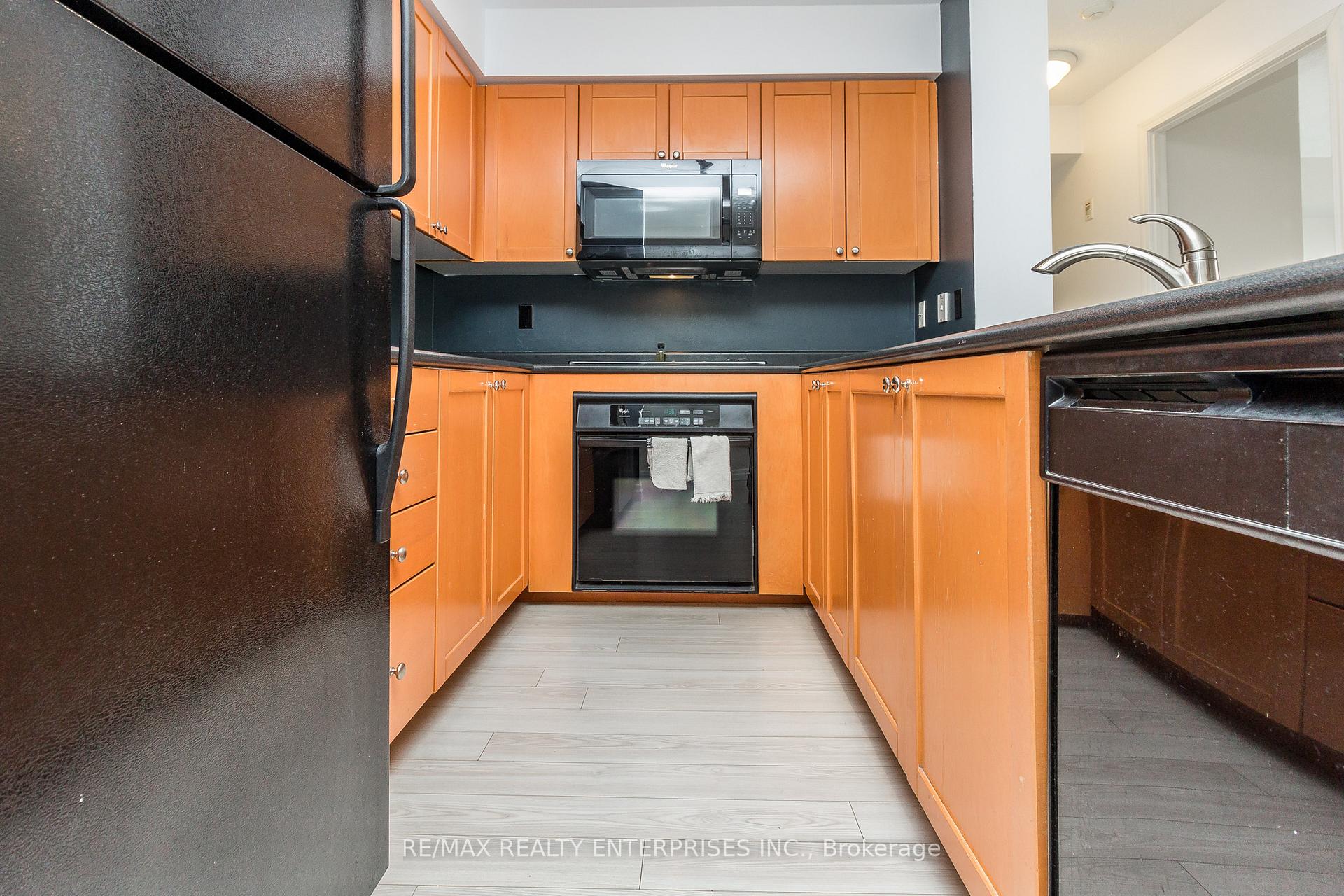 Photo 5 of Unit 810, 330 Adelaide Street E, Toronto, Moss Park — HOMEH