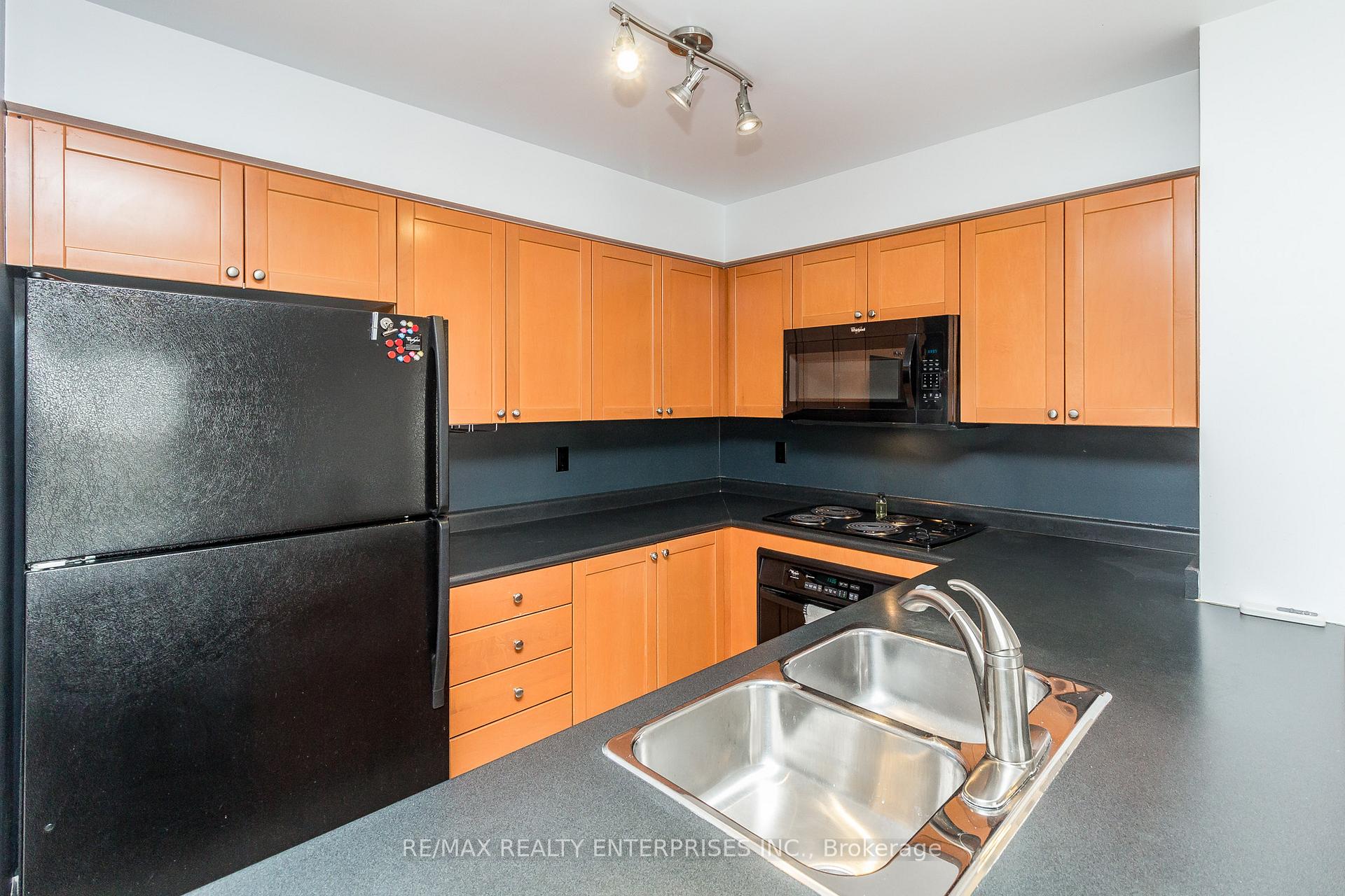 Photo 12 of Unit 810, 330 Adelaide Street E, Toronto, Moss Park — HOMEH