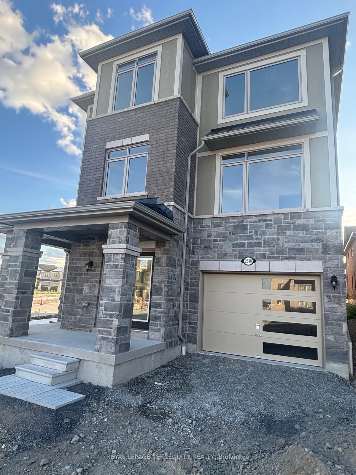 Photo 1 of 2540 Hibiscus Drive E, Pickering, Rural Pickering — HOMEH
