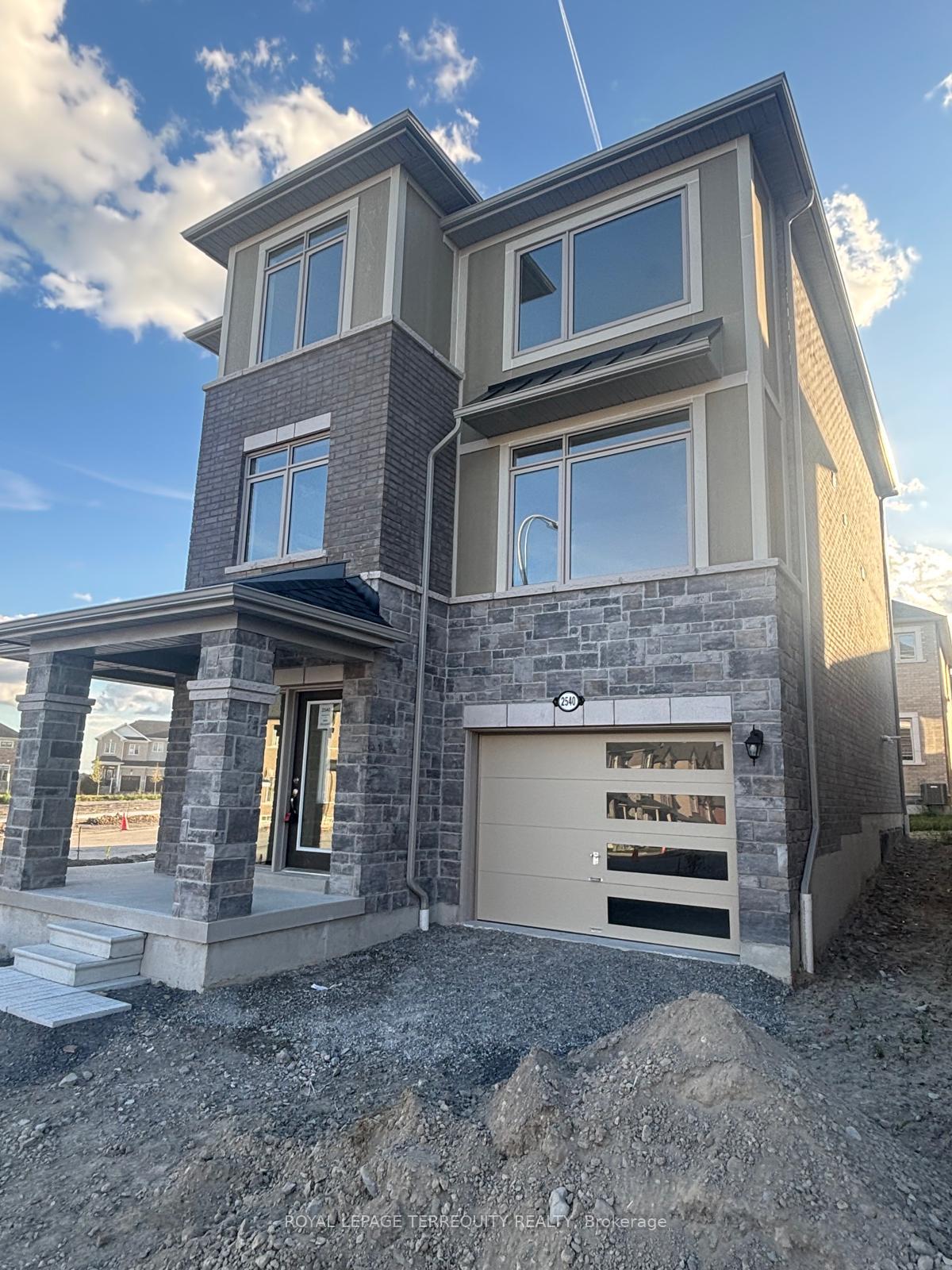 Photo 33 of 2540 Hibiscus Drive E, Pickering, Rural Pickering — HOMEH