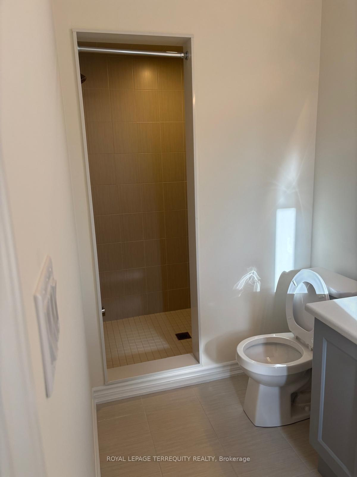 Photo 6 of 2540 Hibiscus Drive E, Pickering, Rural Pickering — HOMEH