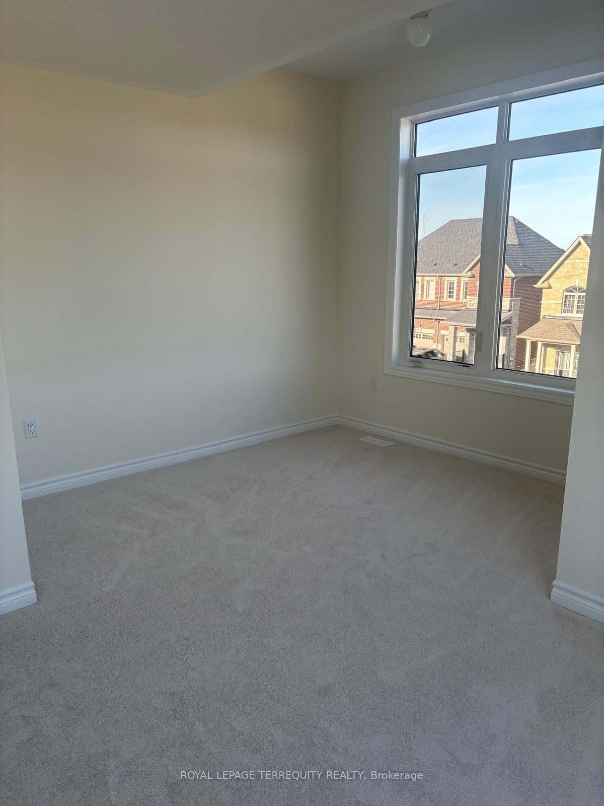 Photo 20 of 2540 Hibiscus Drive E, Pickering, Rural Pickering — HOMEH