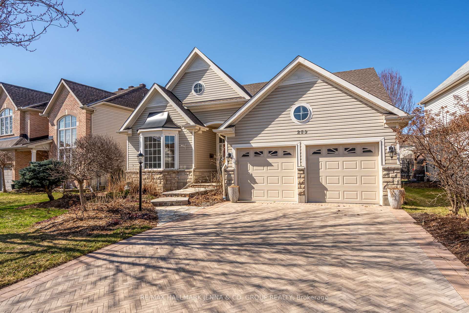 Photo 2 of 253 Castlegarth Crescent, Ottawa, Barrhaven - Stonebridge — HOMEH