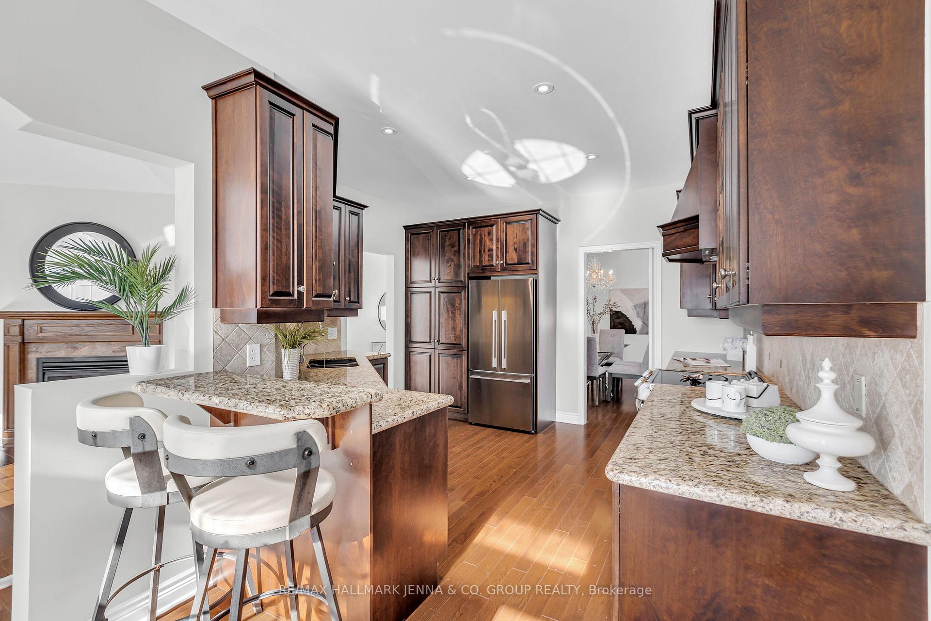 Photo 12 of 253 Castlegarth Crescent, Ottawa, Barrhaven - Stonebridge — HOMEH