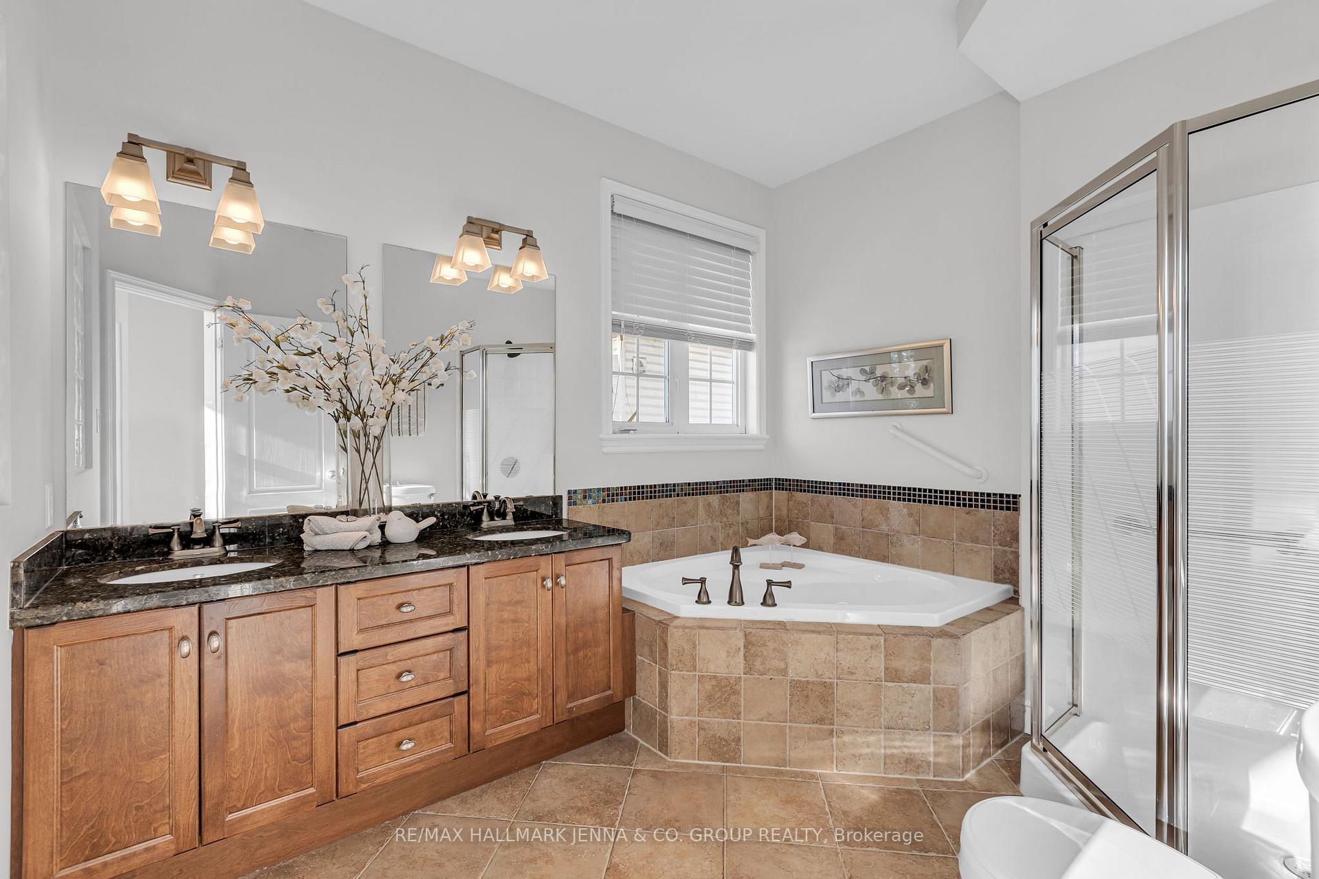 Photo 32 of 253 Castlegarth Crescent, Ottawa, Barrhaven - Stonebridge — HOMEH