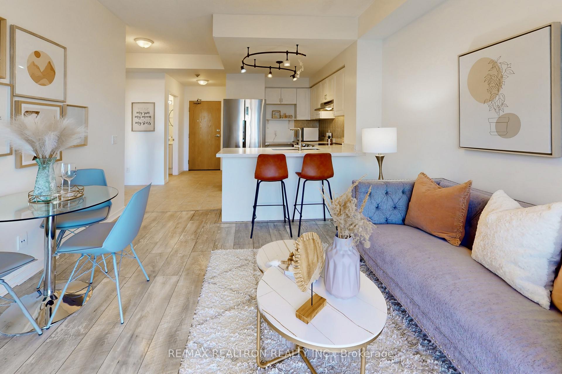 Photo 8 of Unit 303, 1 Maison Parc Court, Vaughan, Lakeview Estates — HOMEH