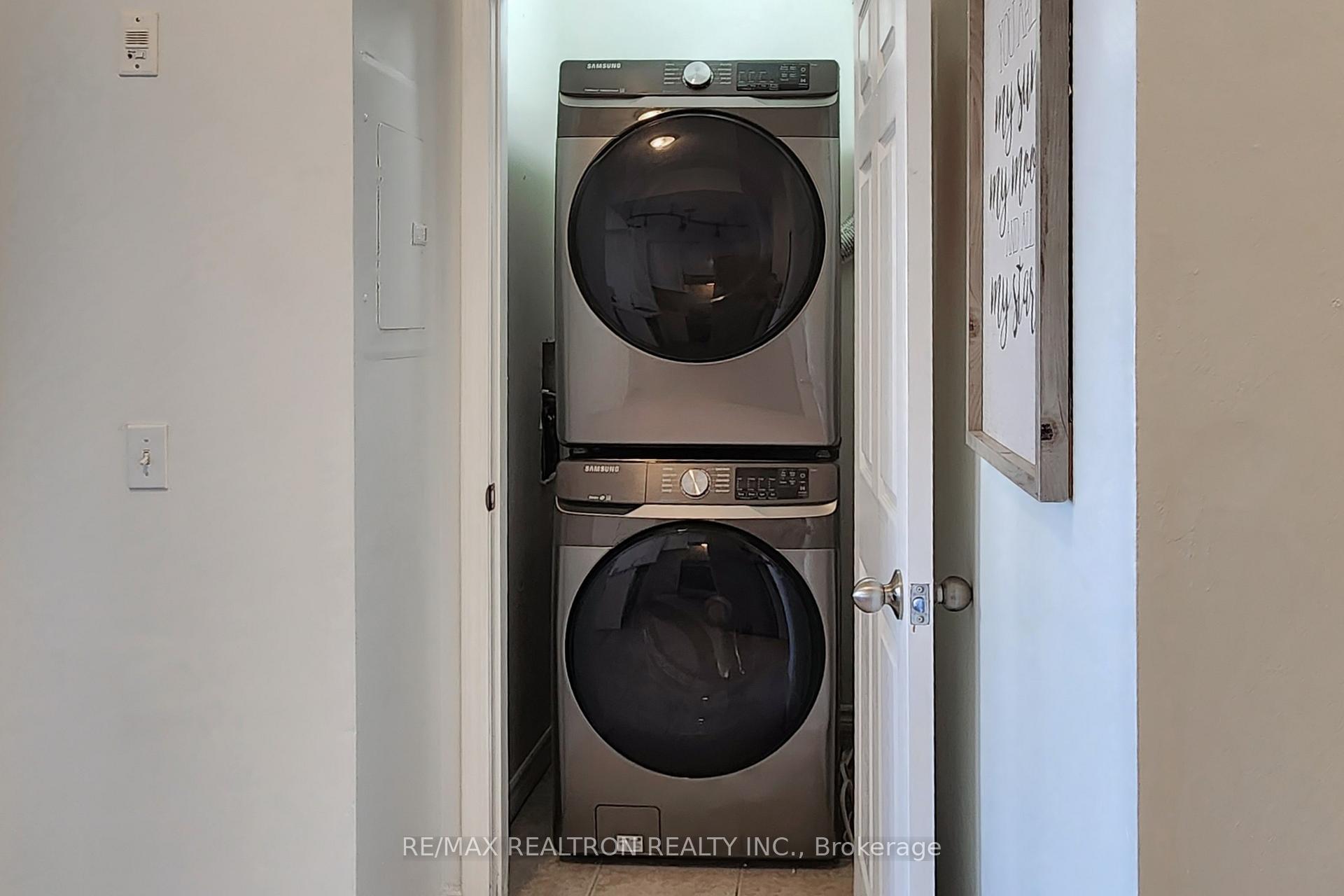 Photo 13 of Unit 303, 1 Maison Parc Court, Vaughan, Lakeview Estates — HOMEH