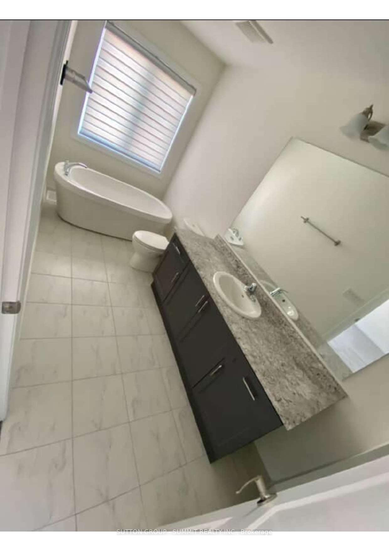 Photo 11 of 75 Grassbourne, Kitchener — HOMEH
