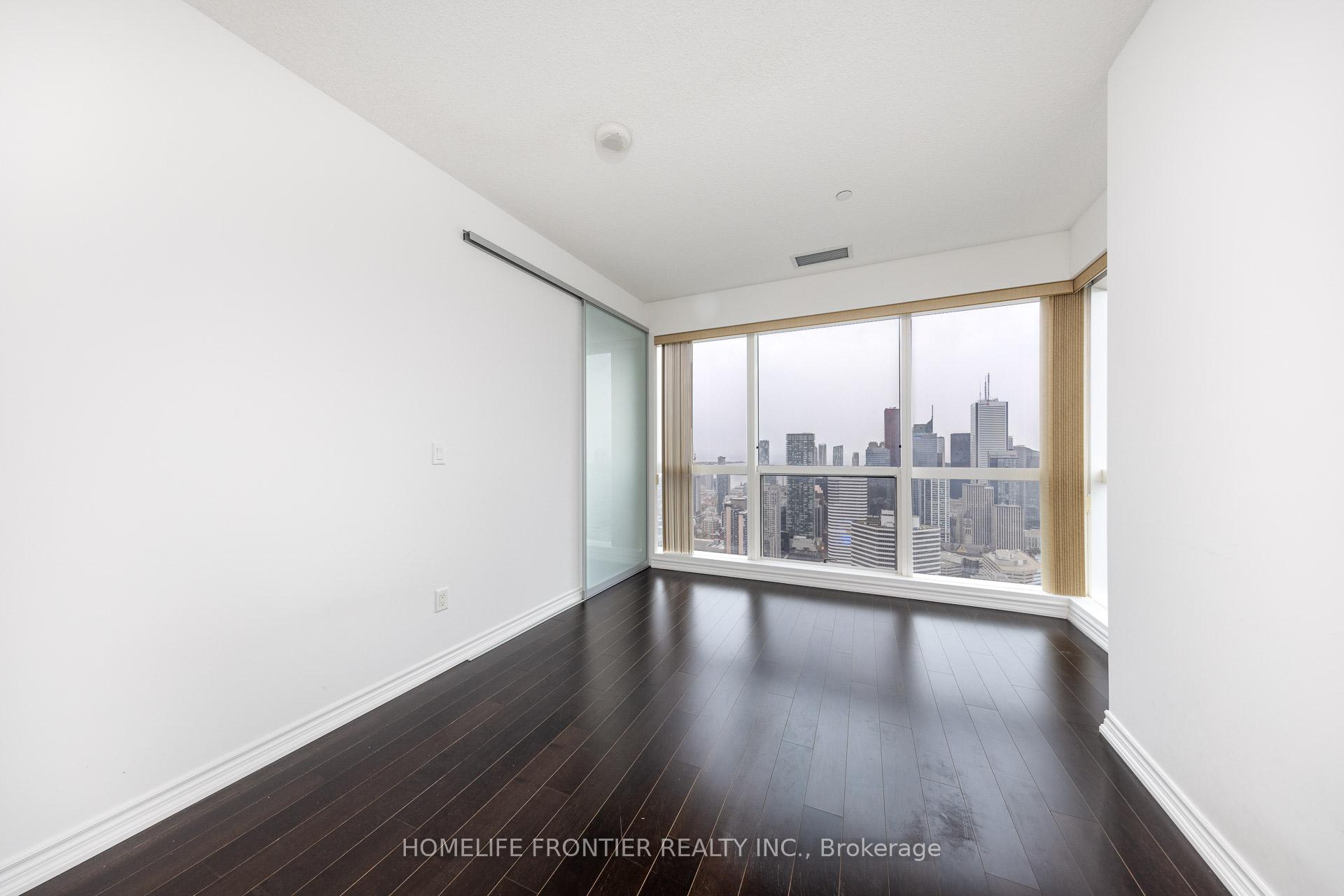Photo 9 of Unit 5609, 386 Yonge Street, Toronto, Bay Street Corridor — HOMEH