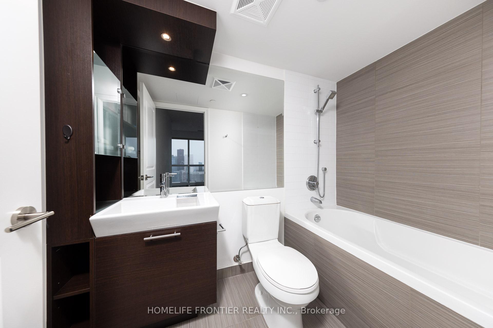 Photo 16 of Unit 5609, 386 Yonge Street, Toronto, Bay Street Corridor — HOMEH
