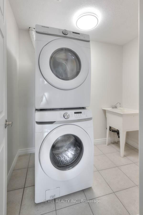 Photo 4 of Unit 22, 50 Bryan Court, Kitchener — HOMEH