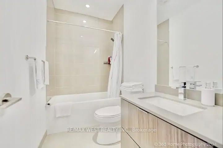 Photo 3 of Unit 5406, 395 Bloor Street E, Toronto, North St. James Town — HOMEH