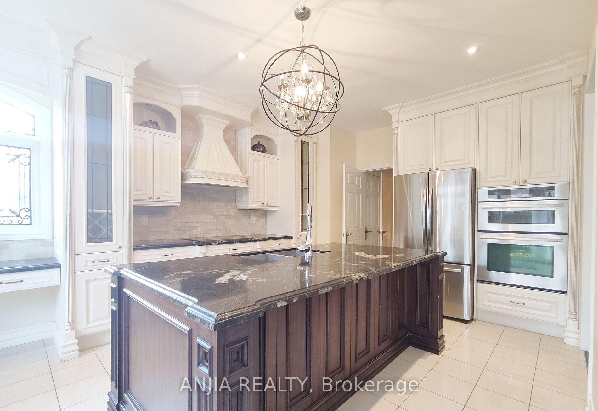 Photo 8 of 19 Savona Place, Vaughan, Patterson — HOMEH