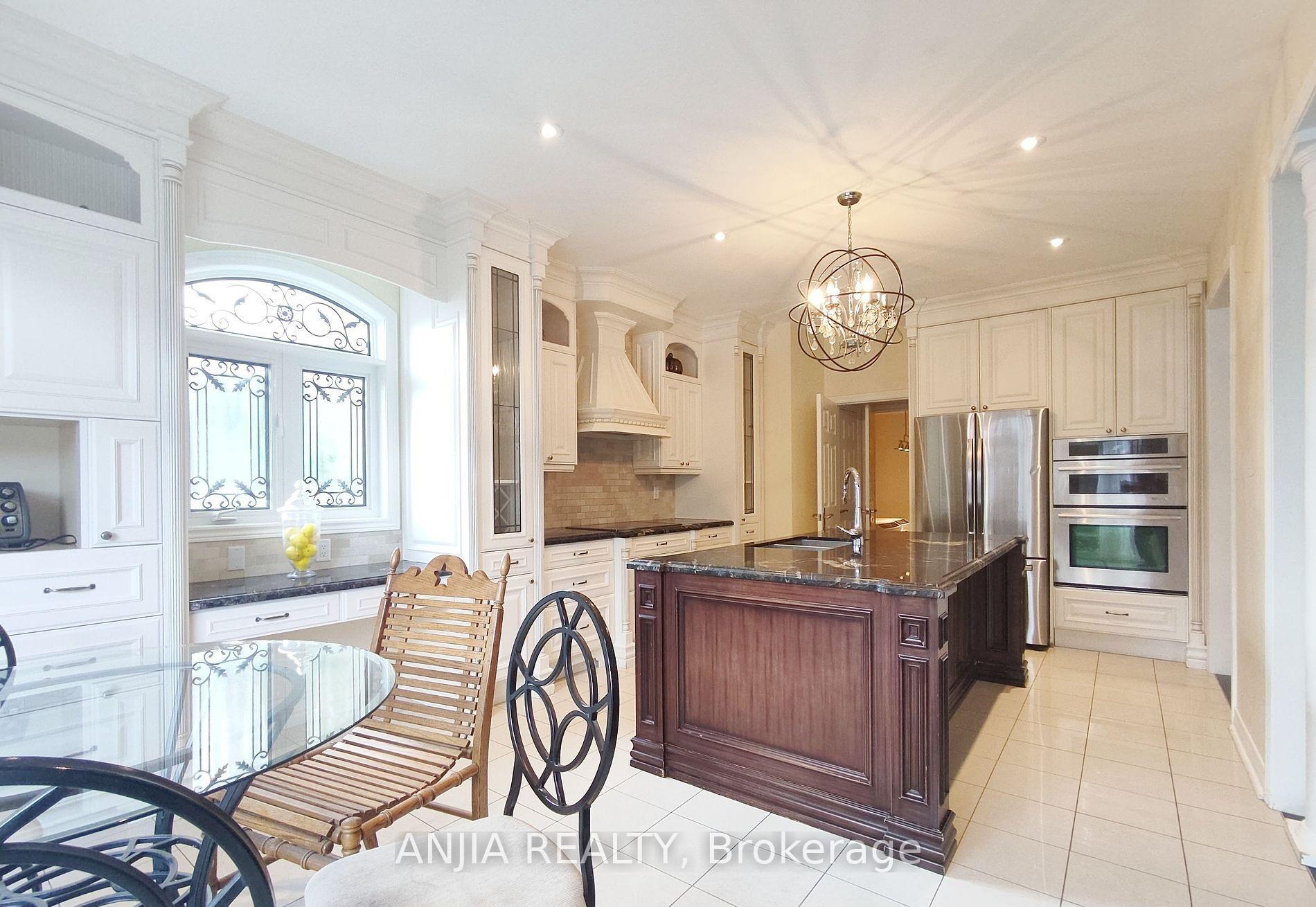 Photo 25 of 19 Savona Place, Vaughan, Patterson — HOMEH
