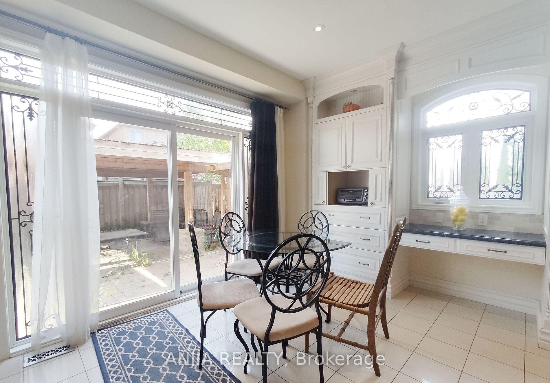 Photo 24 of 19 Savona Place, Vaughan, Patterson — HOMEH