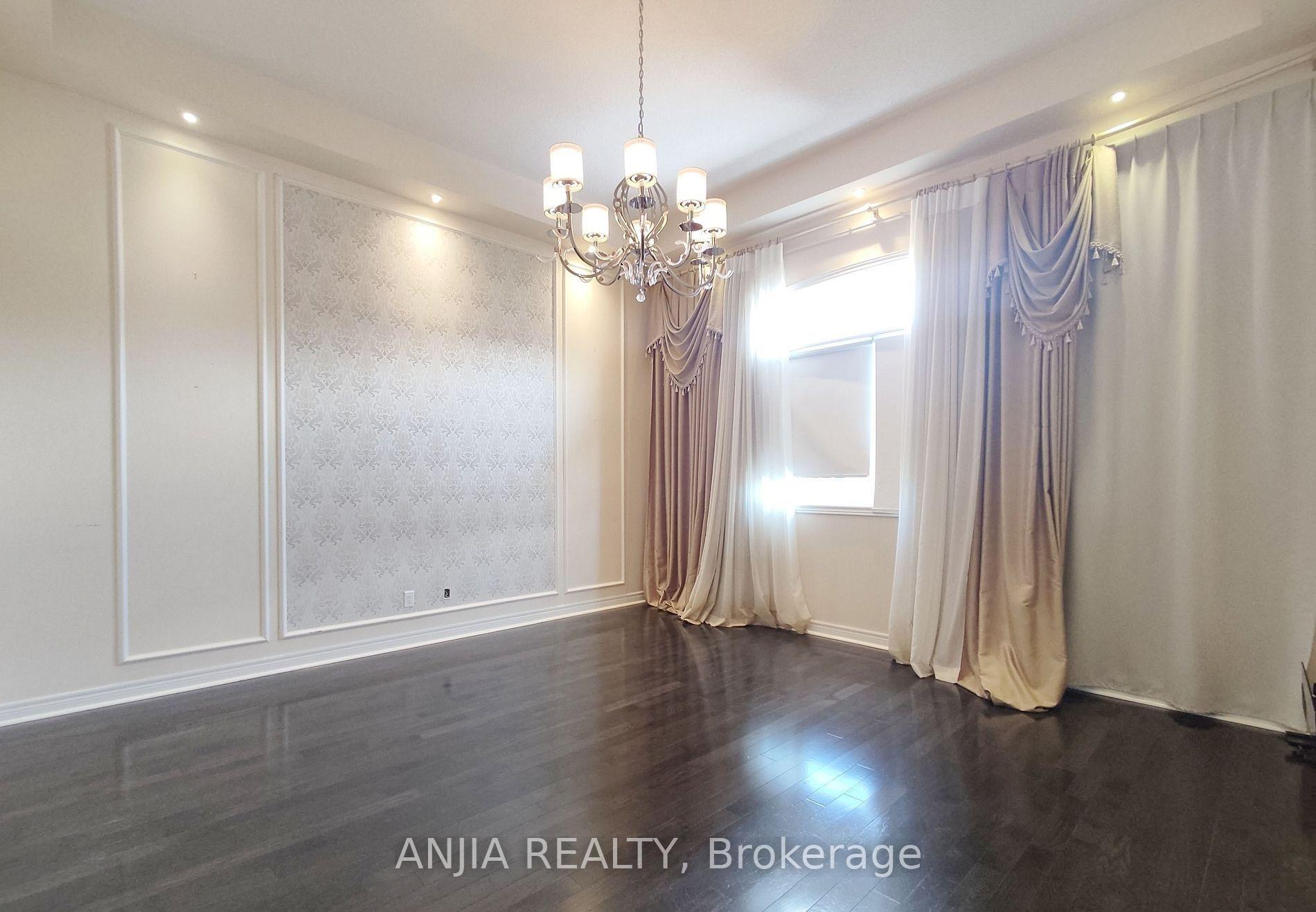 Photo 11 of 19 Savona Place, Vaughan, Patterson — HOMEH