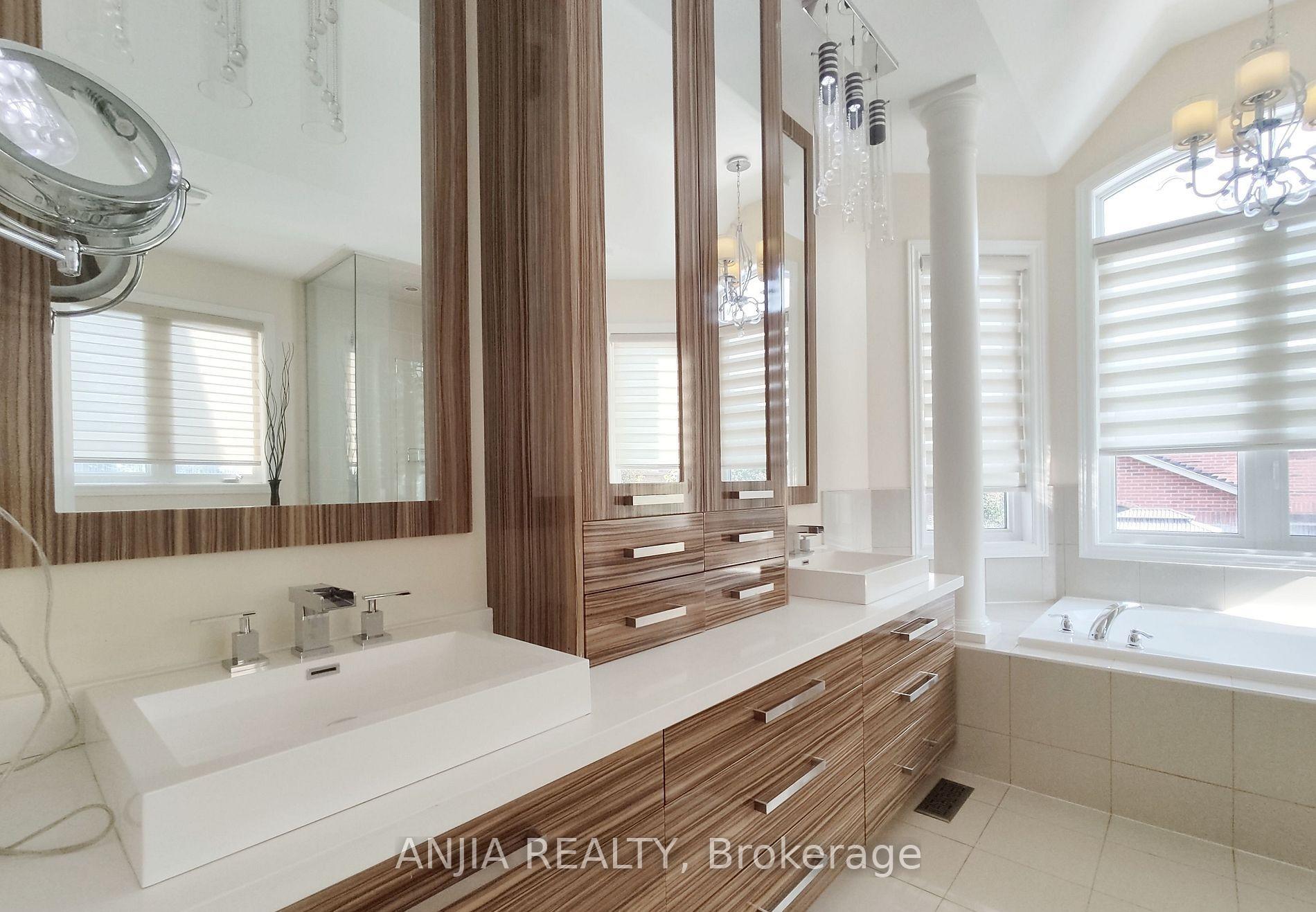 Photo 20 of 19 Savona Place, Vaughan, Patterson — HOMEH