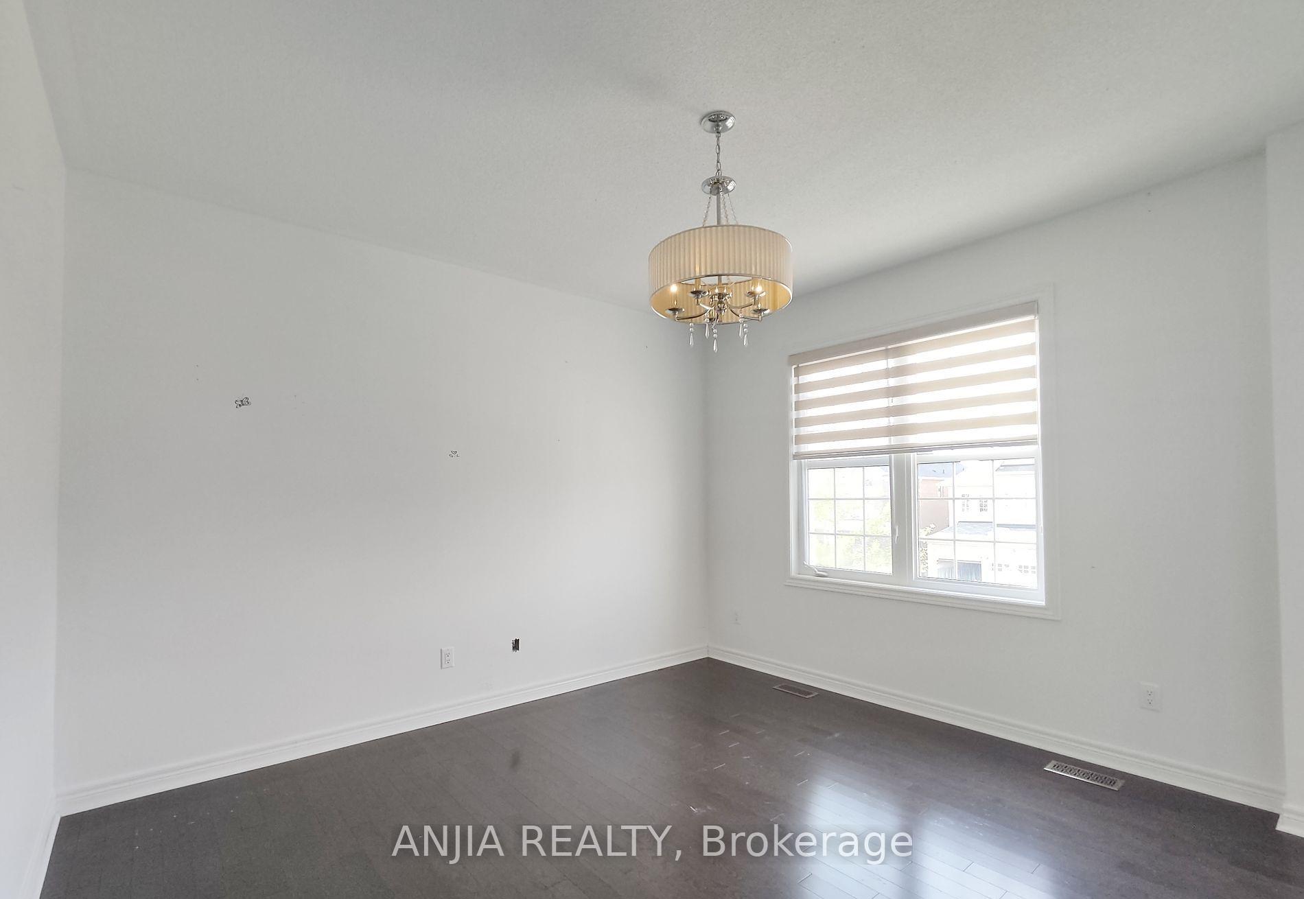 Photo 10 of 19 Savona Place, Vaughan, Patterson — HOMEH
