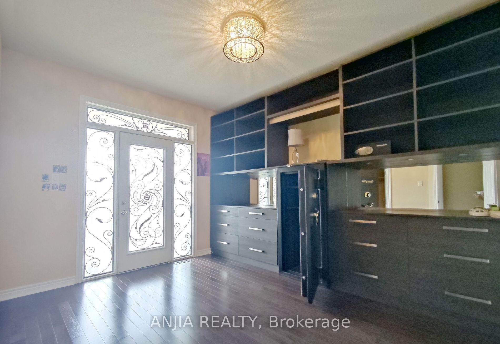 Photo 23 of 19 Savona Place, Vaughan, Patterson — HOMEH