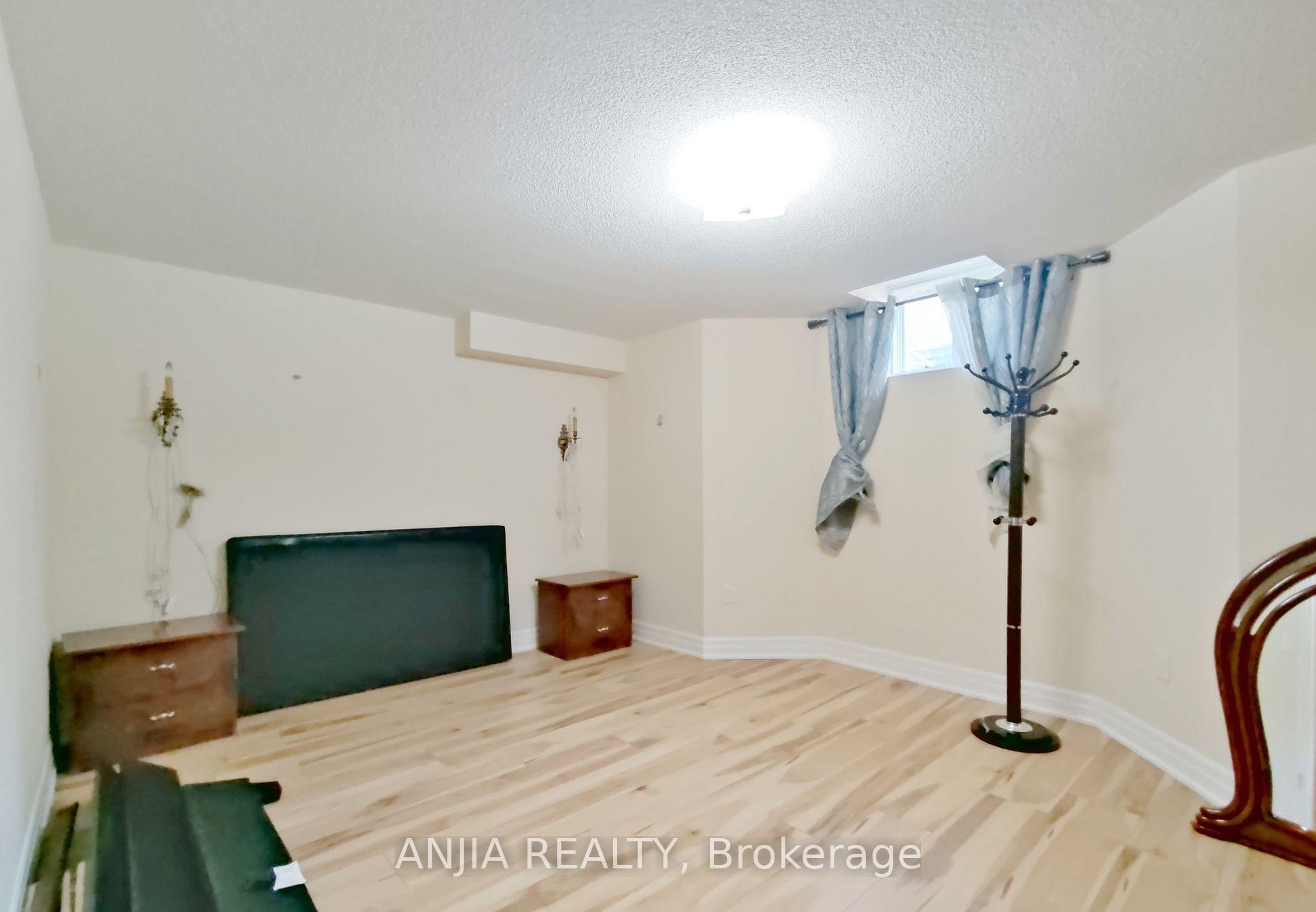 Photo 26 of 19 Savona Place, Vaughan, Patterson — HOMEH