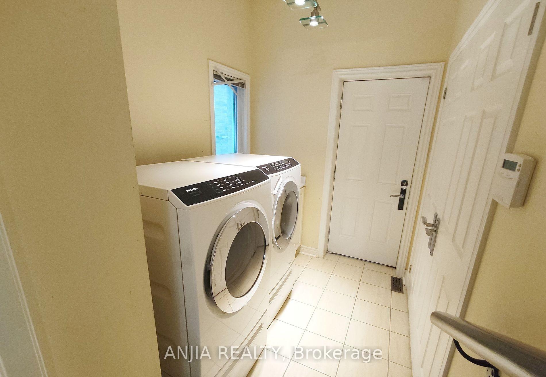 Photo 33 of 19 Savona Place, Vaughan, Patterson — HOMEH