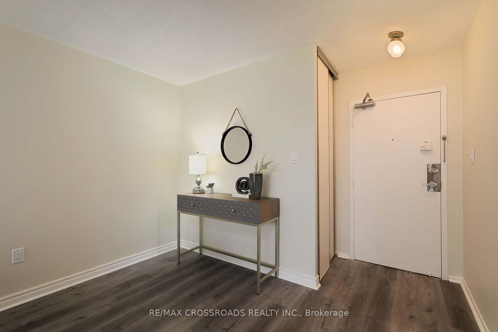 Photo 4 of Unit 213, 370 Dixon Road, Etobicoke, Kingsview Village-The Westway — HOMEH