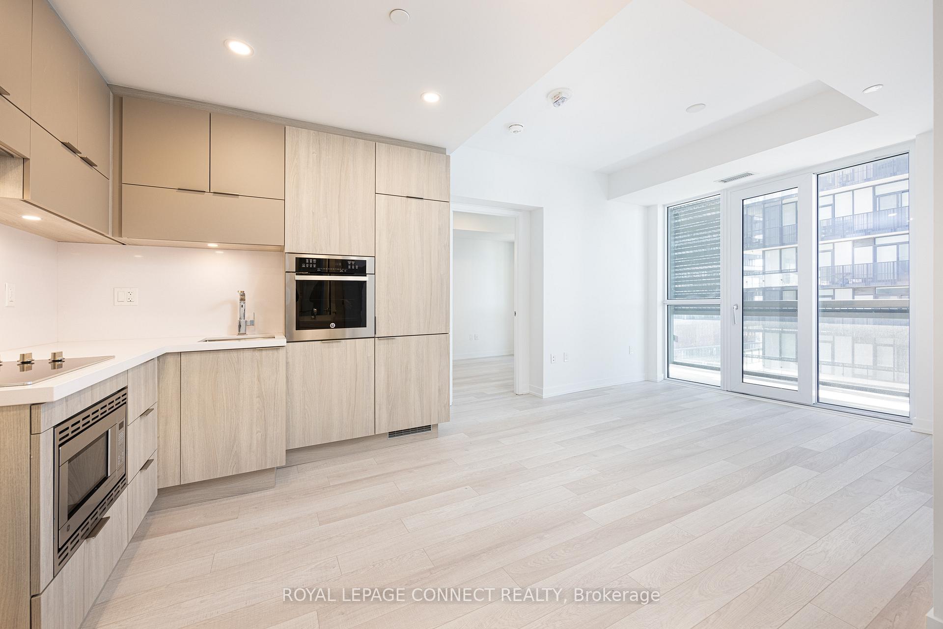 Front of Unit 2907, 39 Roehampton Avenue