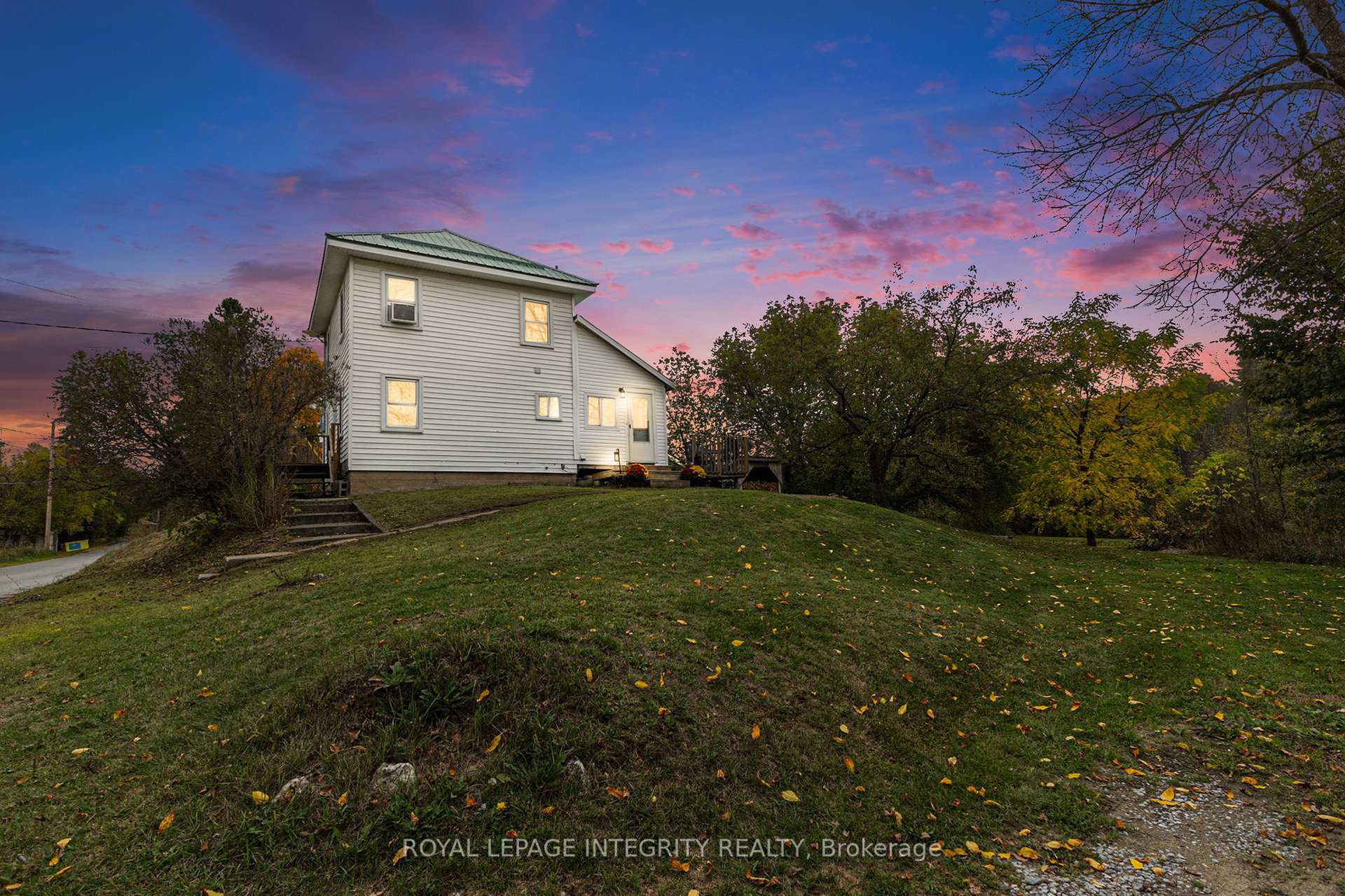 Photo 2 of 1081 Elm Tree Road, Frontenac, Frontenac Centre — HOMEH