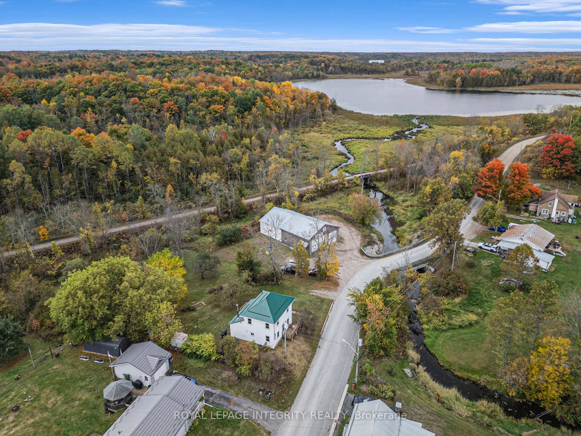 Photo 3 of 1081 Elm Tree Road, Frontenac, Frontenac Centre — HOMEH