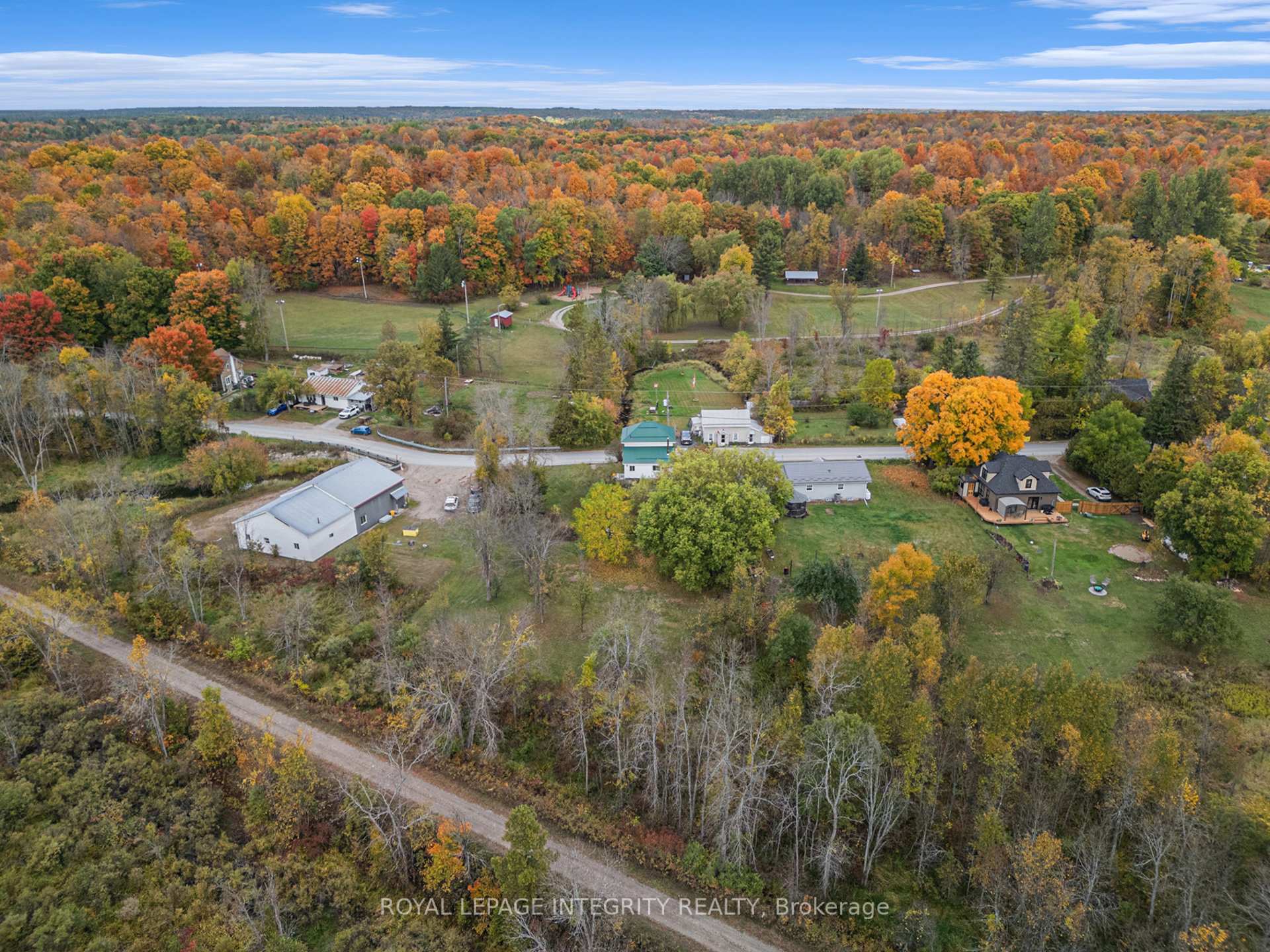 Photo 4 of 1081 Elm Tree Road, Frontenac, Frontenac Centre — HOMEH