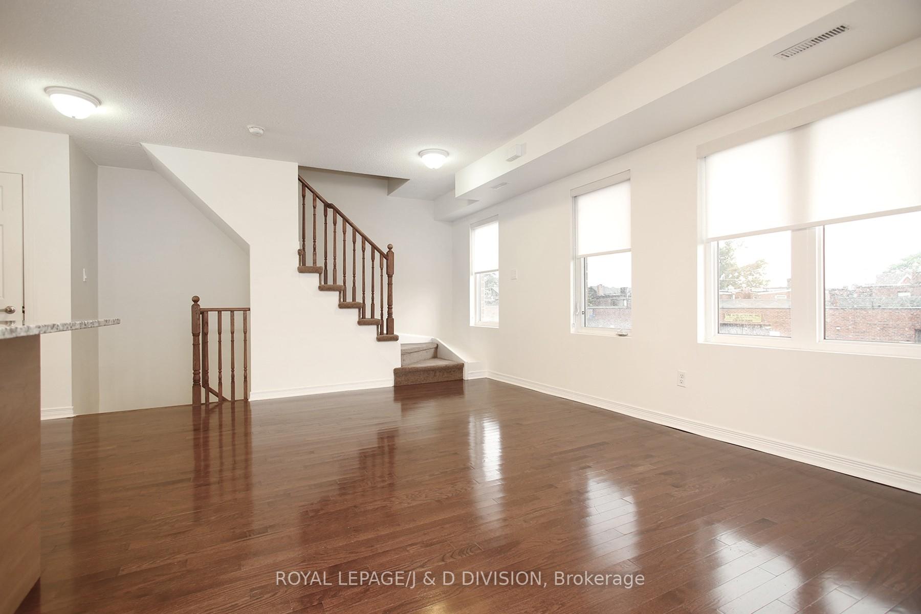 Photo 5 of Unit 229, 11 Ruttan Street, Toronto, Dufferin Grove — HOMEH