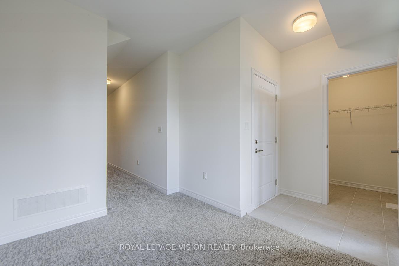 Photo 11 of 10 Folcroft Street, Brampton, Credit Valley — HOMEH