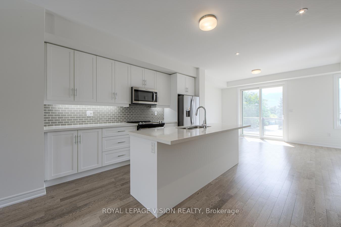 Photo 13 of 10 Folcroft Street, Brampton, Credit Valley — HOMEH