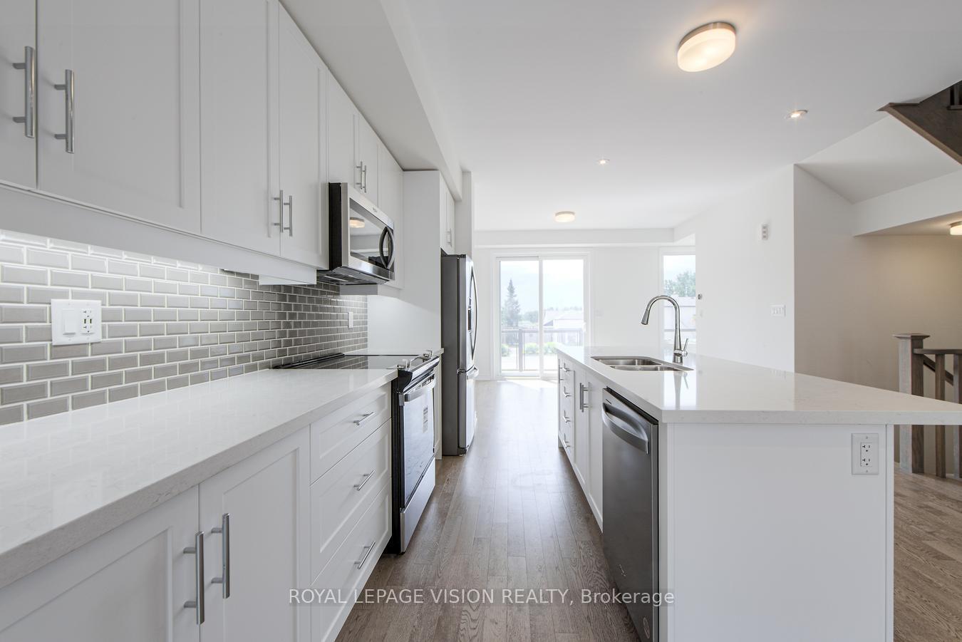 Photo 16 of 10 Folcroft Street, Brampton, Credit Valley — HOMEH