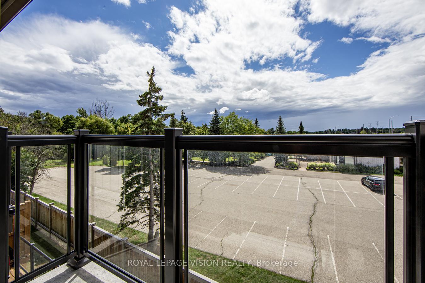 Photo 41 of 10 Folcroft Street, Brampton, Credit Valley — HOMEH