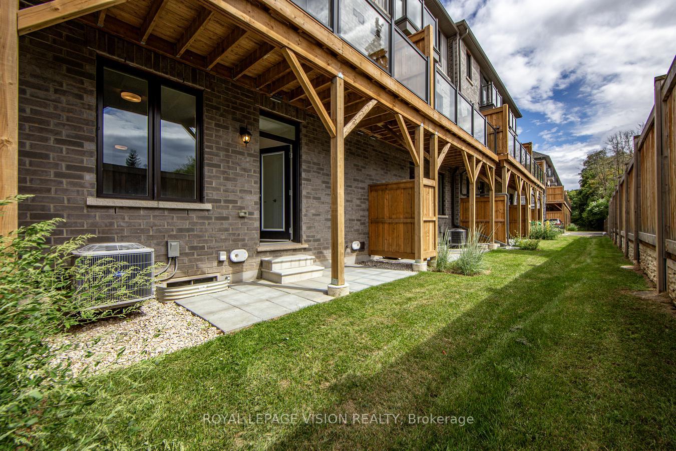 Photo 37 of 10 Folcroft Street, Brampton, Credit Valley — HOMEH